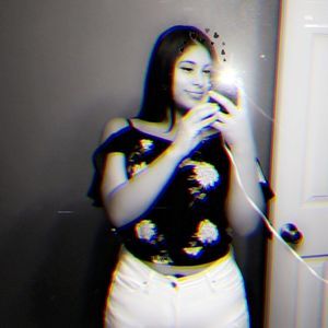 Meet your Posher, Ebanissa